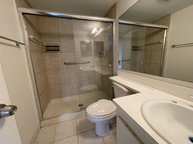 Building Photo - 207 Foxtail Dr
