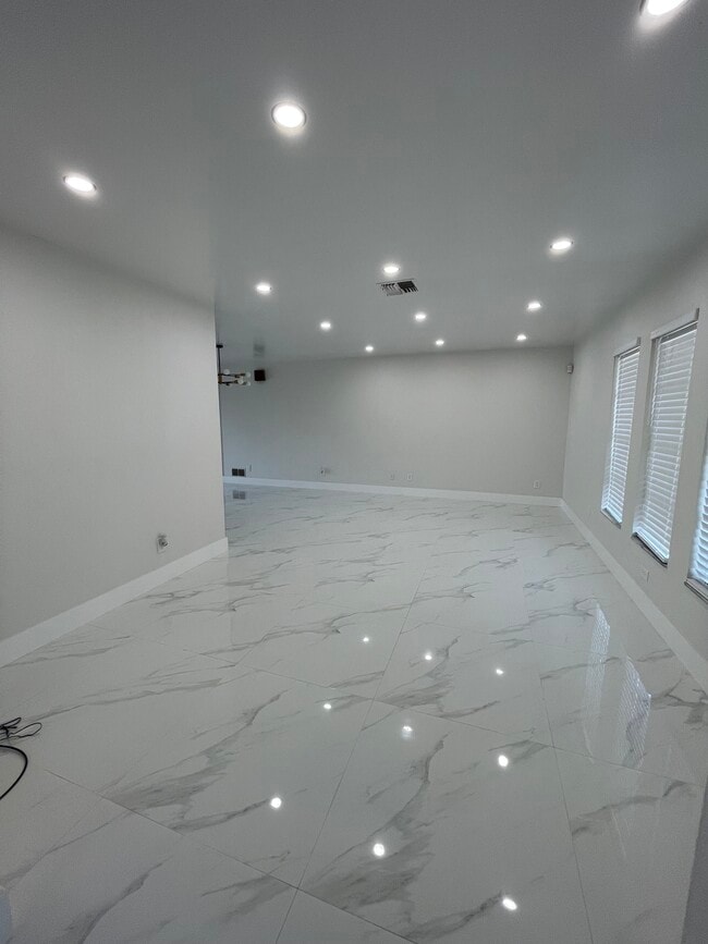 Building Photo - 4351 Orange Grove Blvd