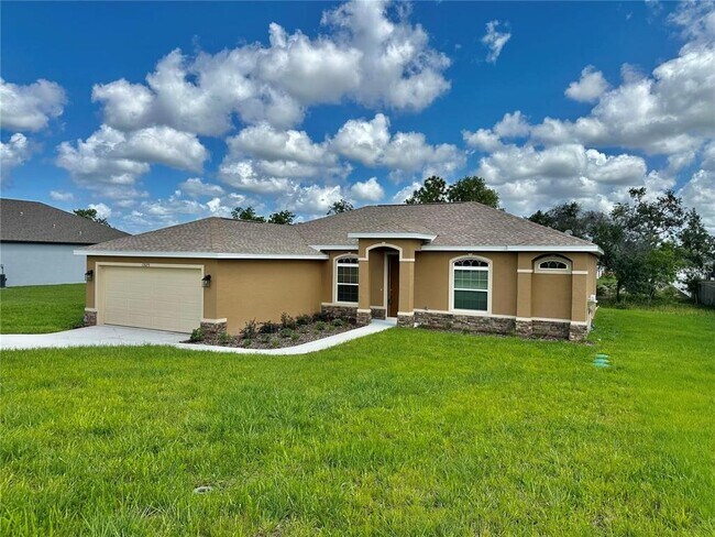 Building Photo - 13075 House Finch Rd