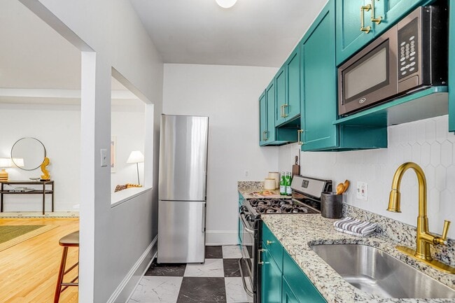 Building Photo - Mt. Pleasant Condo | 2 Bed | 2 Bath | 1,250 Sf
