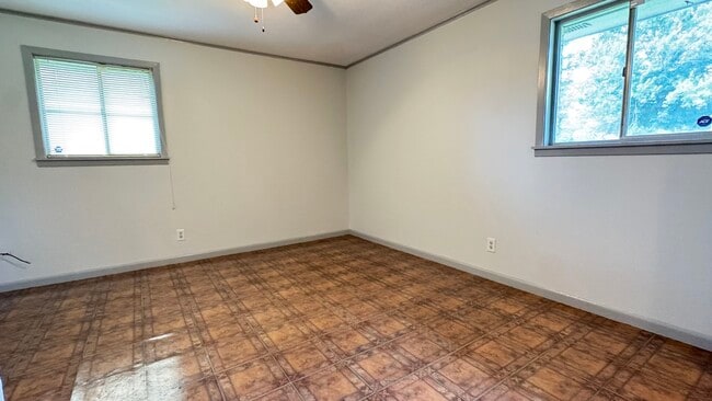 Building Photo - 207 Gulpha Dr