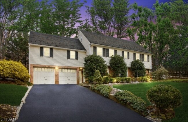 Building Photo - 304 Forest Dr S