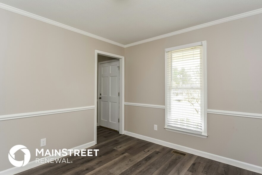 Building Photo - 7210 Justin Dr