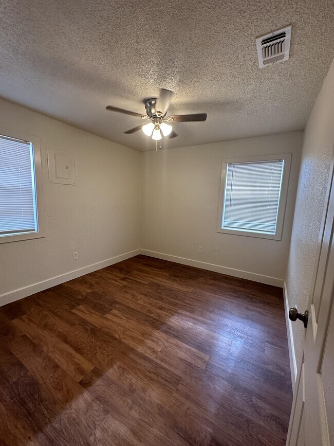 Building Photo - 5635 Avenue B