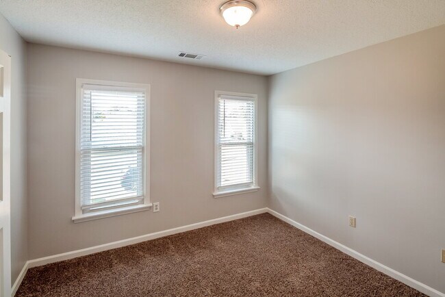 Building Photo - 2776 Fletcher Park Cir E