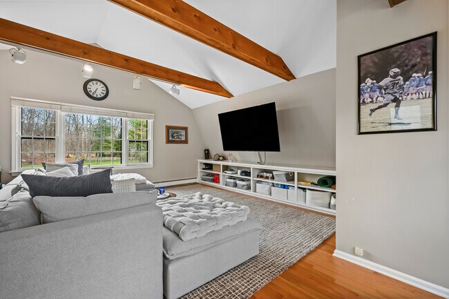 Building Photo - 395 Thayer Pond Rd