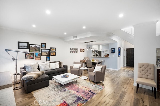 Building Photo - 13041 Moorpark St