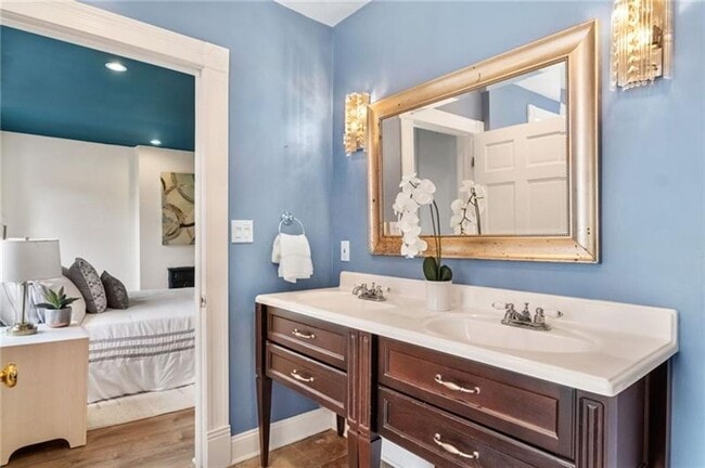 Building Photo - Luxurious 5-Bedroom Rental in the Heart of Shadyside