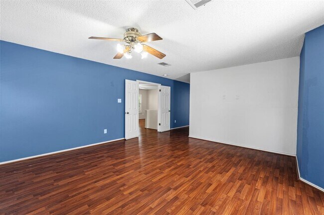 Building Photo - 1704 Matagorda Dr