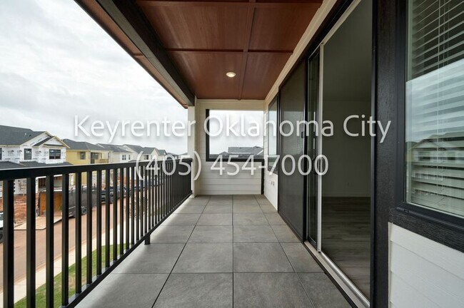Building Photo - 2544 NW 130th St