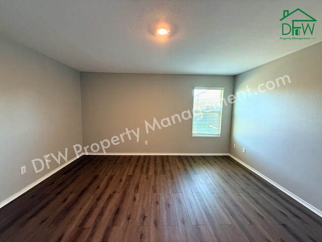 Building Photo - Modern 4-Bedroom Home with Island Kitchen & Spacious Backyard in Princeton!