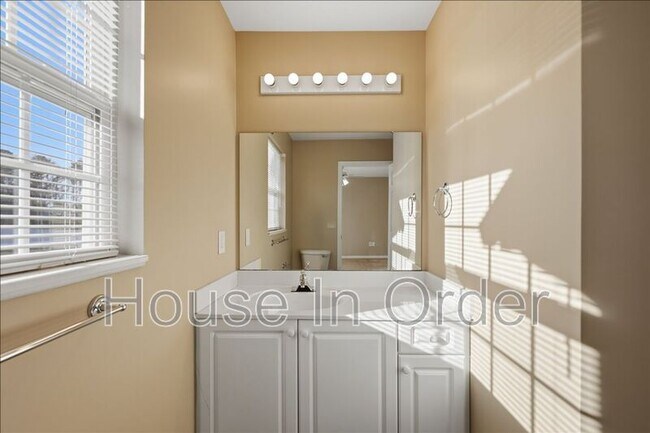 Building Photo - 48 Ridgestone Cir
