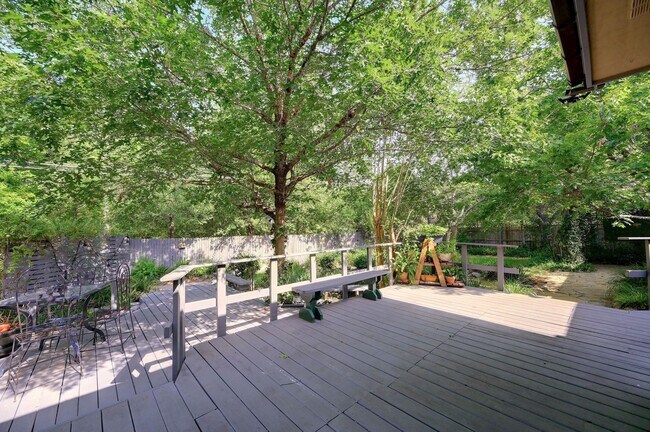 Building Photo - 19914 Encino Moss St