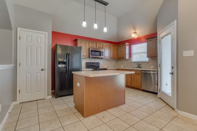 Building Photo - 311 Gainer Dr