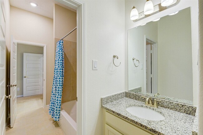 Building Photo - 4022 Steep Woods Dr