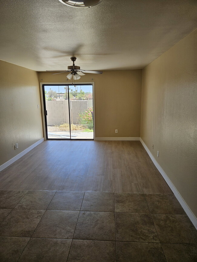 Building Photo - 835 N Granite Reef Rd