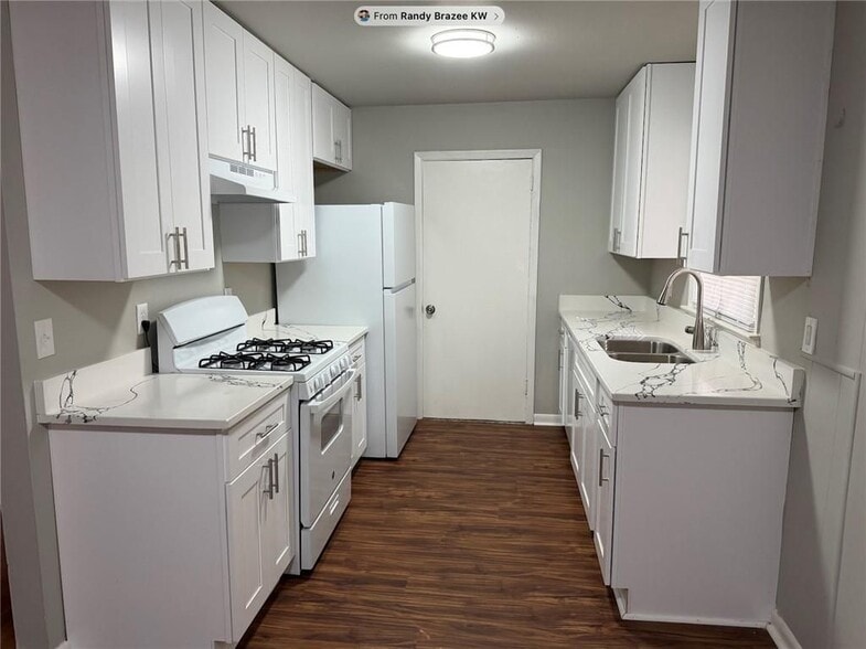 Building Photo - 3036 Will Rogers Pl SE