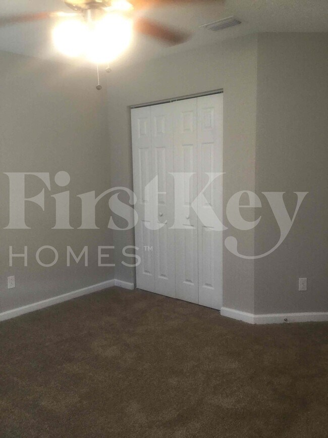 Building Photo - 3549 SW Rosardo St