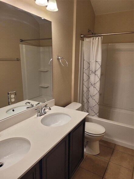 Building Photo - 3416 De Soto Loop