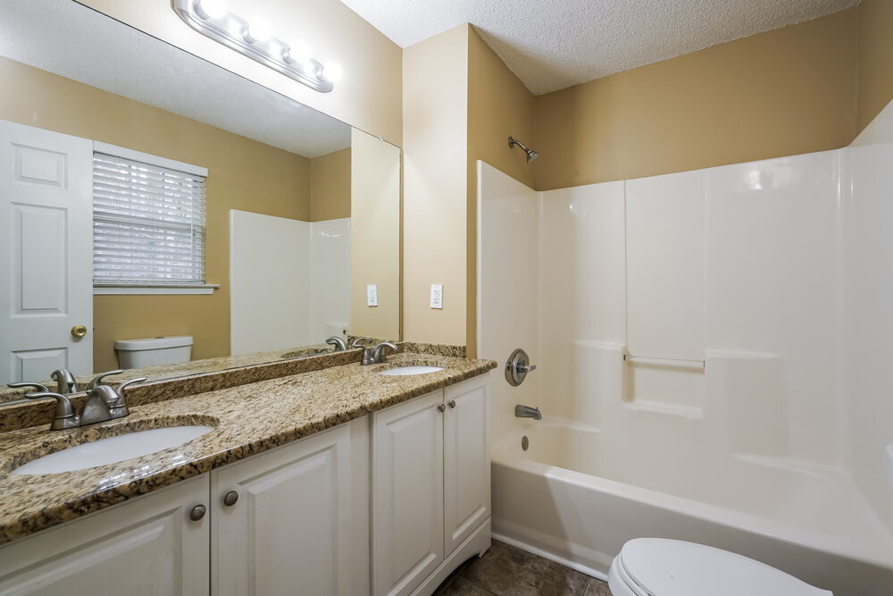 Building Photo - 6320 Wellington Ct