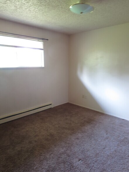 Building Photo - 710 Nectarine St