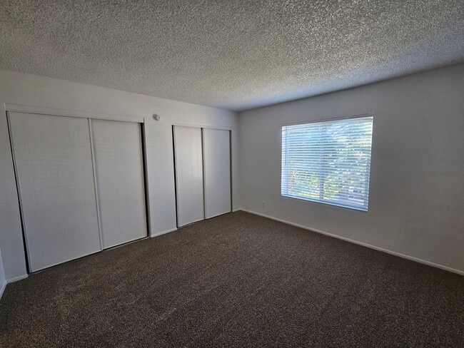 Building Photo - Dobson and University- 2 bedroom condo- full size w/d