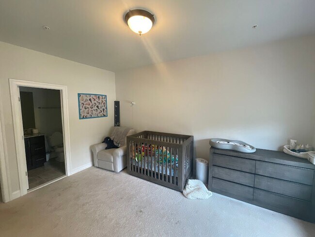 Building Photo - 5319 Camberley Ave