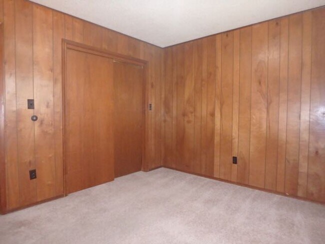 Building Photo - 3417 Bonny Linn Dr