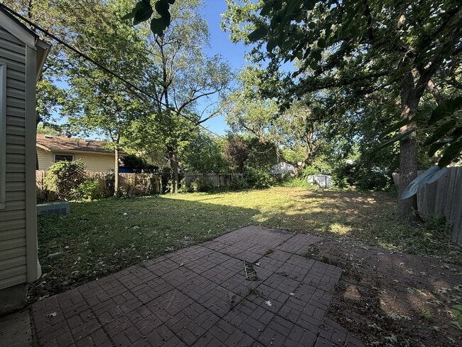 Building Photo - 1823 N Garland St
