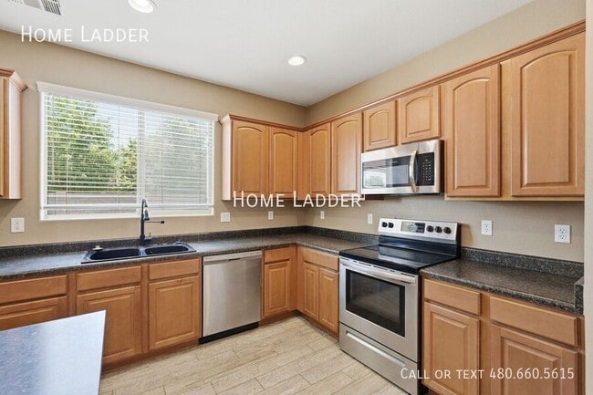 Building Photo - 45575 W Keller Dr
