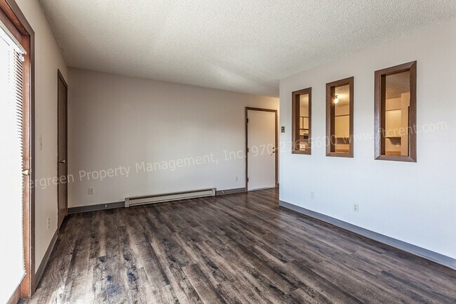 Building Photo - 348 Terri Dr