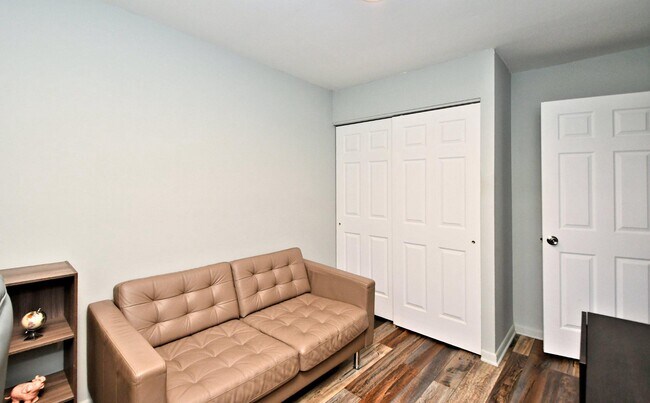 Building Photo - 615 Piedmont Ct