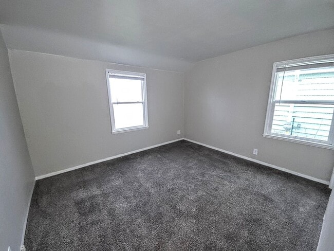 Building Photo - 5617 E Parkwater Ave