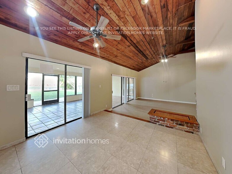 Building Photo - 630 NW 48th Ave