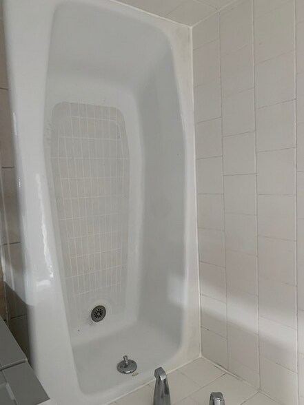 Building Photo - 192 S Mountain View Ave