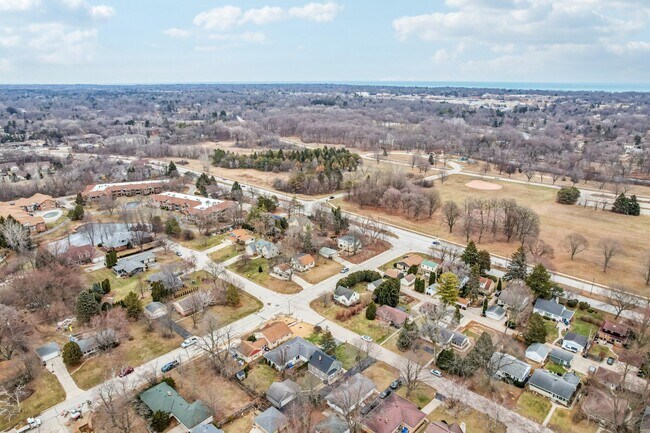 Building Photo - 6463 N Garden Grove Ln