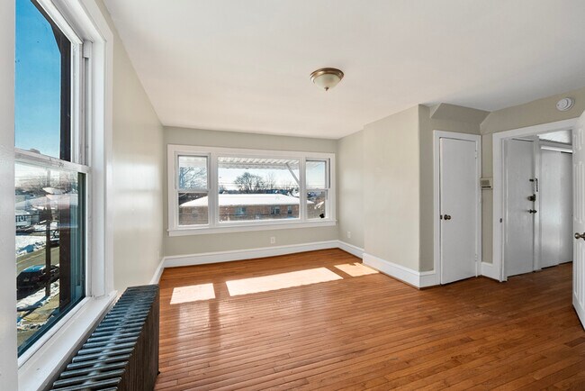 Building Photo - 159 Cooper Ave