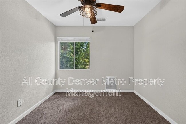 Building Photo - 3600 S Pierce St