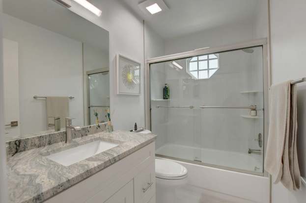 Building Photo - 6553 Via Regina