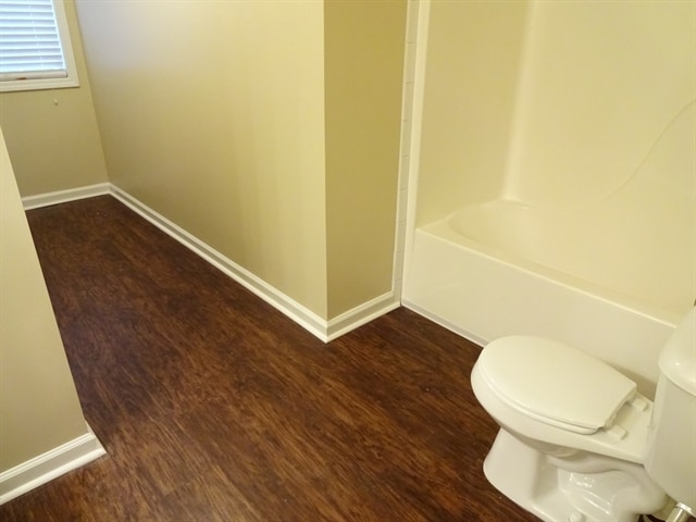 Building Photo - 212 Hedgewood Dr