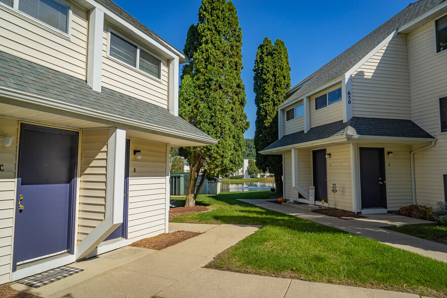 Building Photo - Alpine Lake Apartments