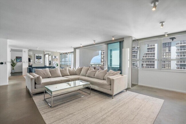 Building Photo - 11 Island Ave