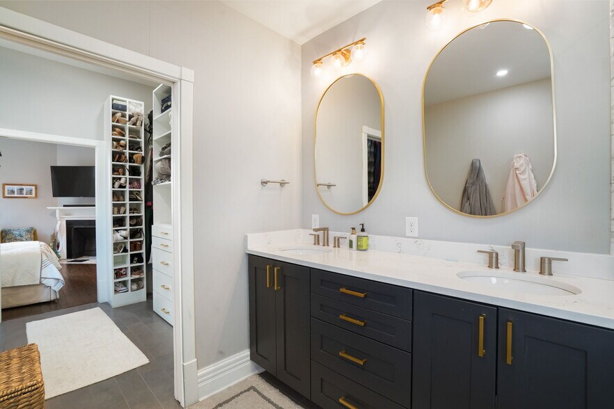 Building Photo - 77 W 2nd Ave