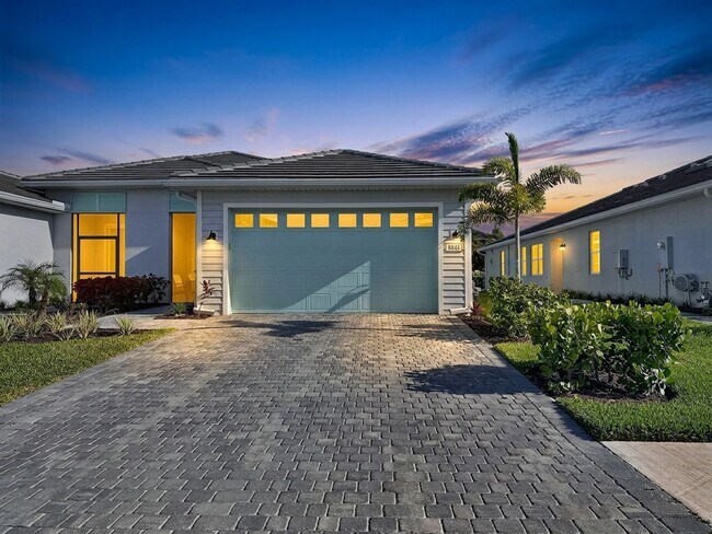 Building Photo - Turnkey Furnished Villa Naples FL