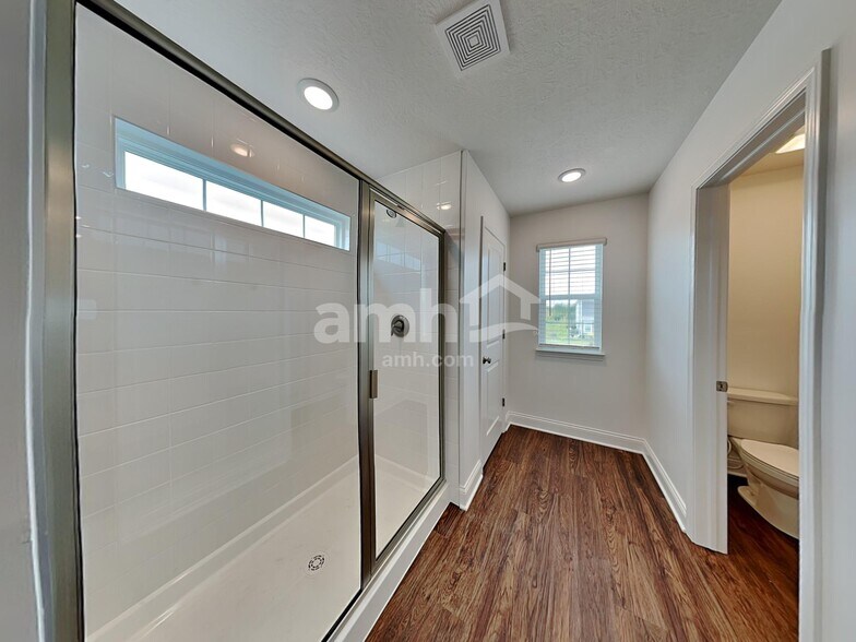 Building Photo - 8268 Northpoint Dr