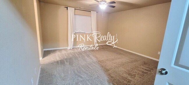 Building Photo - 9527 Desert Lily Cir