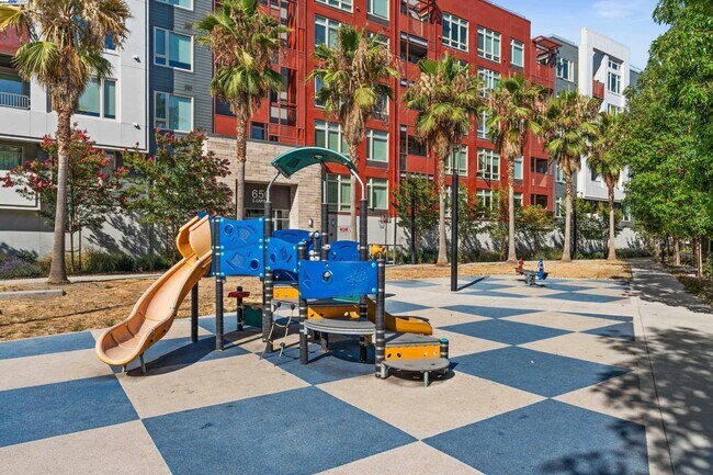 Building Photo - 1655 Delano St