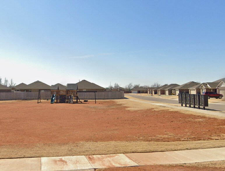 Building Photo - 10604 SW 22nd St