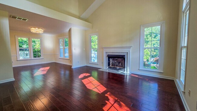 Building Photo - 1804 Larkhill Ct