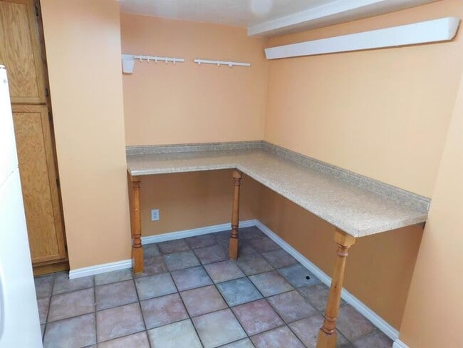 Building Photo - 517 E 500 S